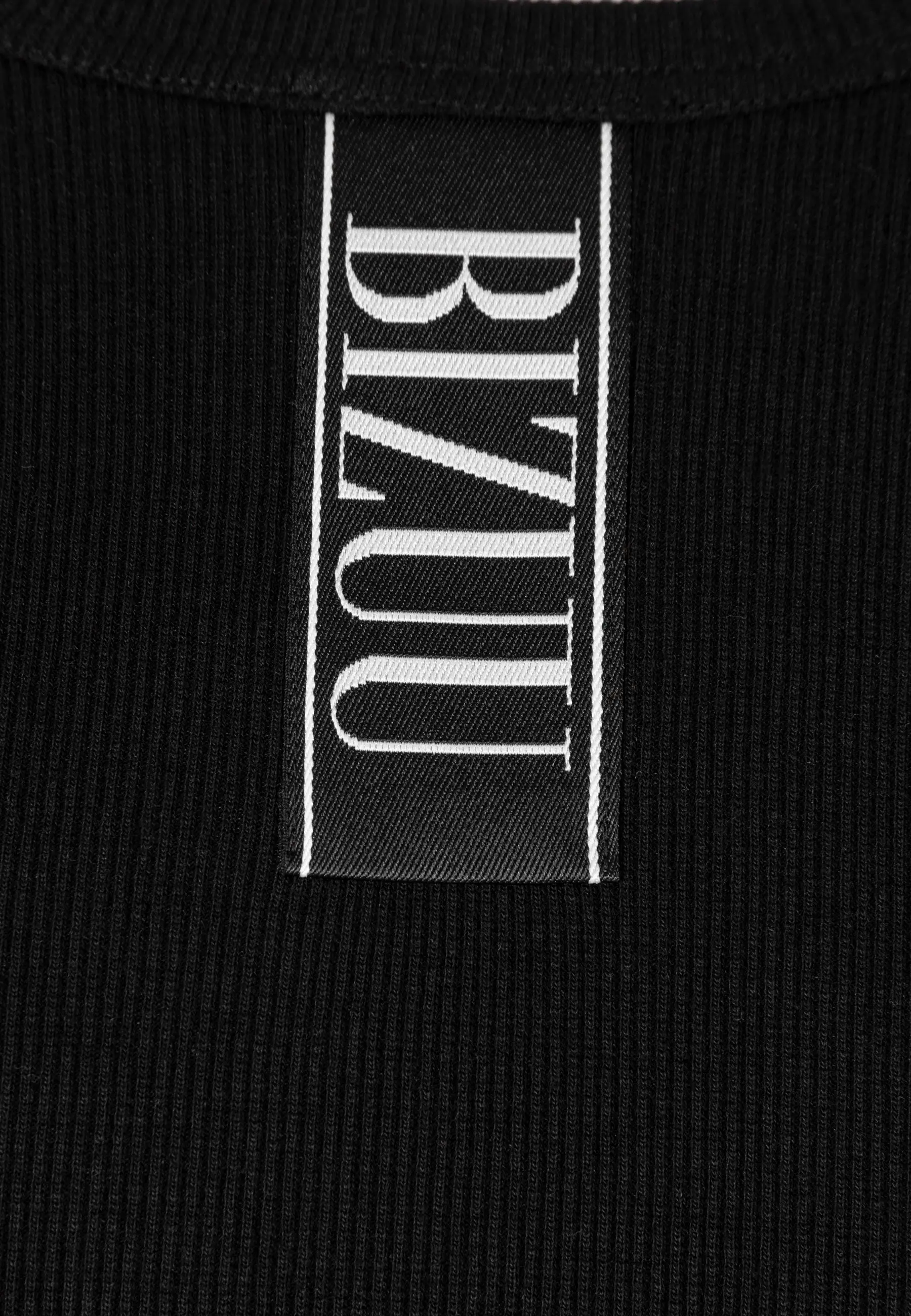 Czarny top z logo bizuu ALEXIN - Image 5